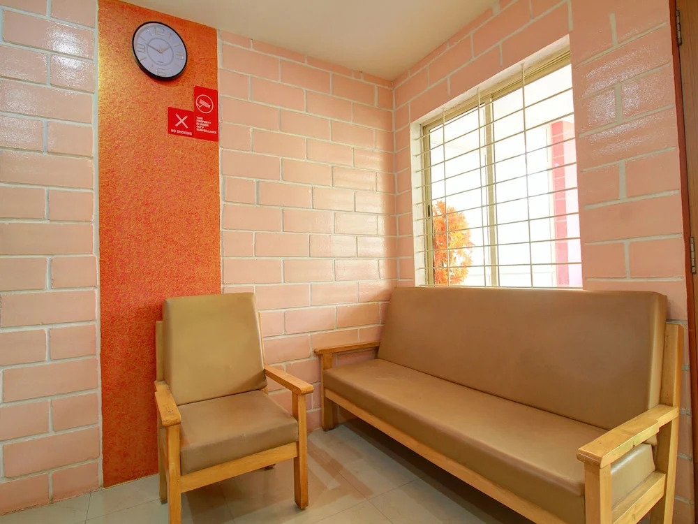 OYO 15415 Hotel Ample Inn Vidyanagar