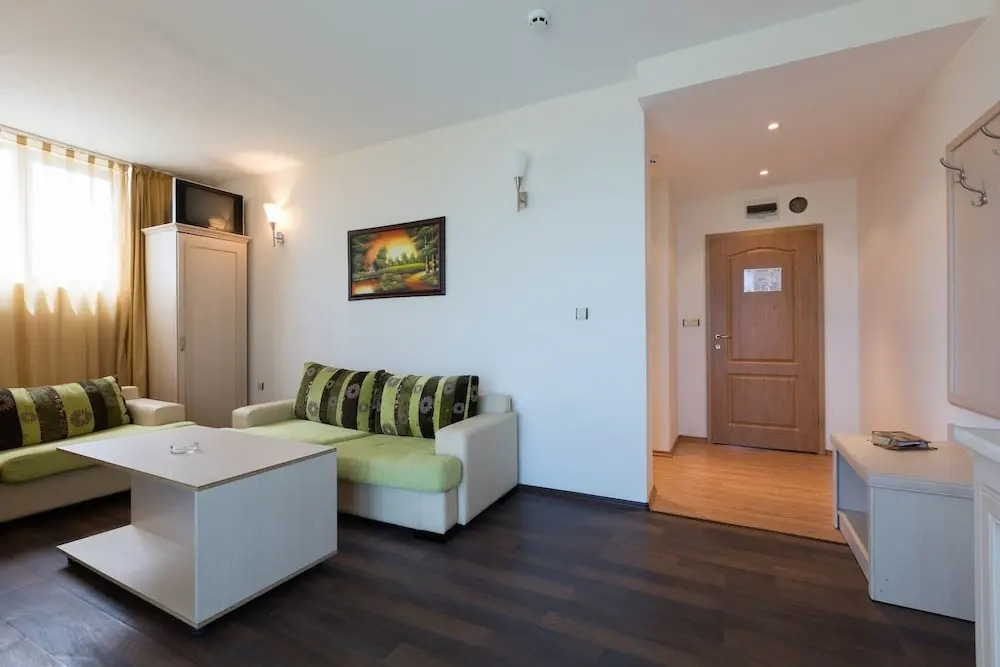 One Bedroom Apartment in Avalon Complex