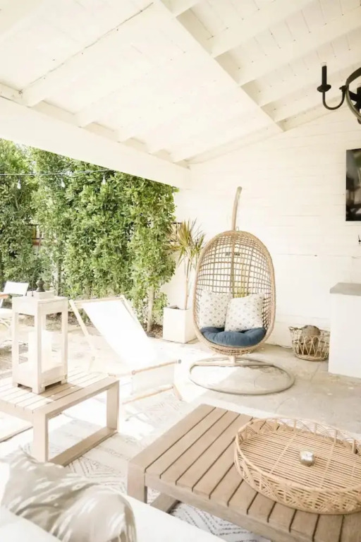 Stunning Beach Hideaway w Luxury Outdoor Living