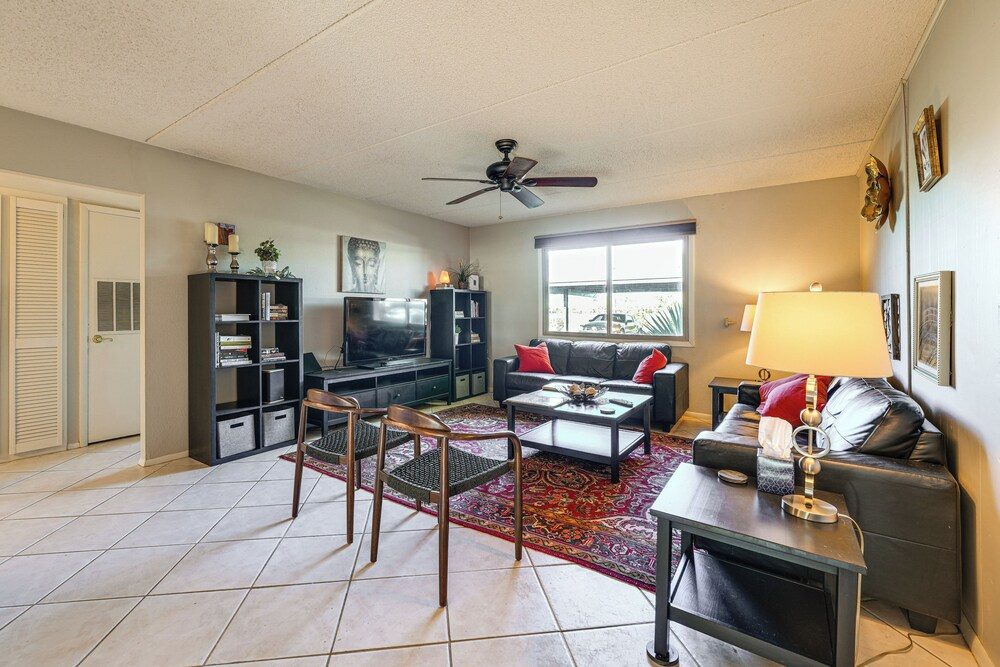 Pool Access & Private Patio! Prime Arcadia Condo