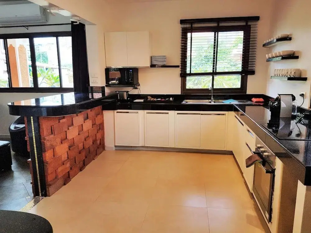 WOWLAND Luxury Pool Villa Pattaya Walking Street