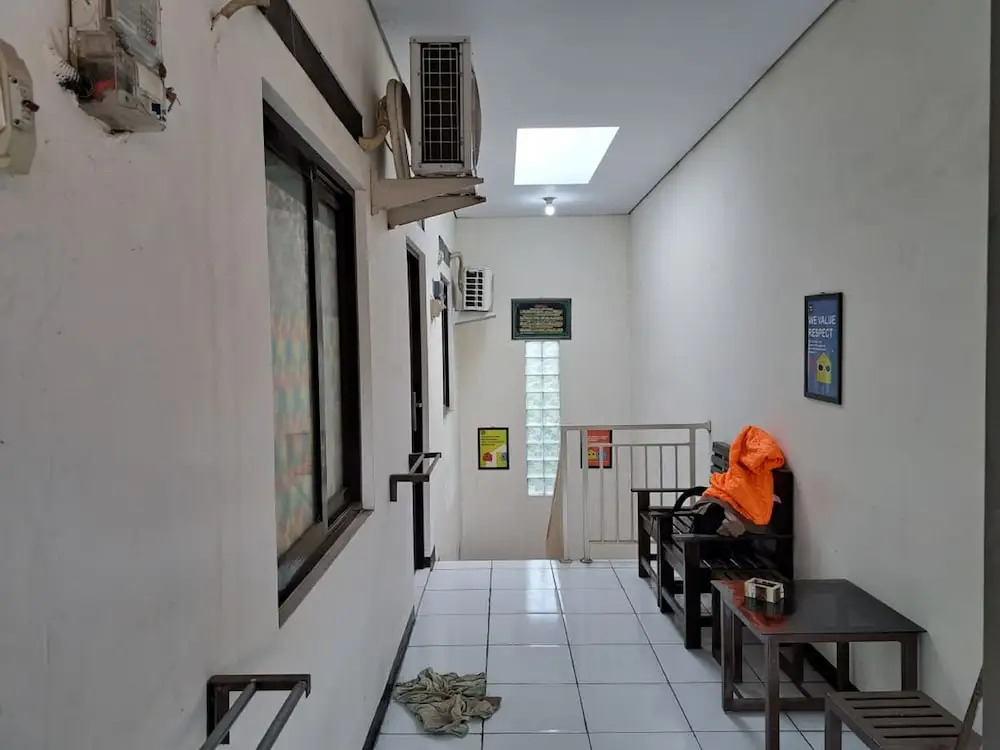 OYO LIFE 93634 Penginapan Dpalinggihan Syariah