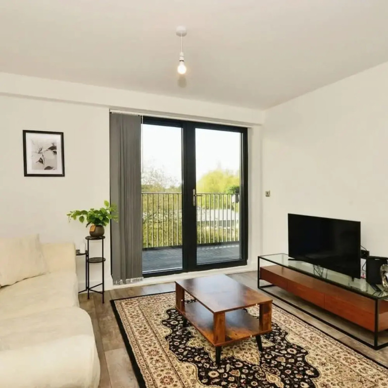 Sleek 2 Bedroom Apartment - Sofa-bed - Ashford