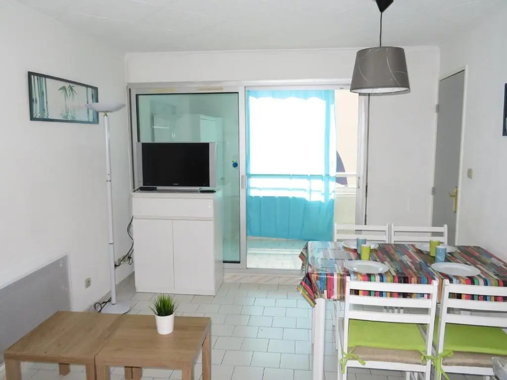 Appartement Sète, 2 Pièces, 4 Personnes - Fr-1-338-82