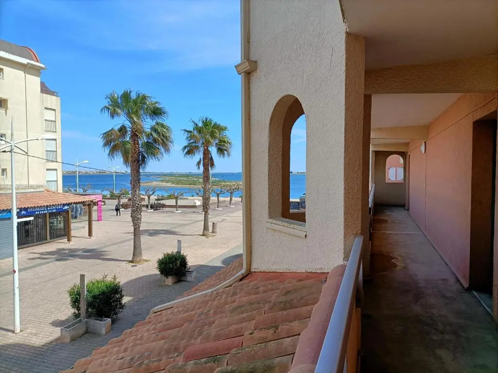 Coquet Appartement T2 PORT DE GRUISSAN 4 personnes 4THAL104