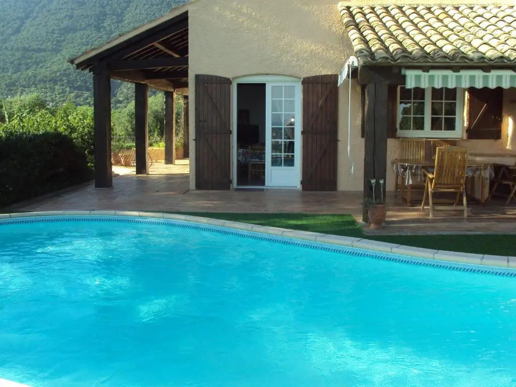 Villa de 3 chambres avec vue sur la mer piscine privee et jardin clos a Cavalaire sur Mer a 1 km de la plage