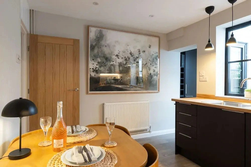 Elegant Georgian City Retreat for 5