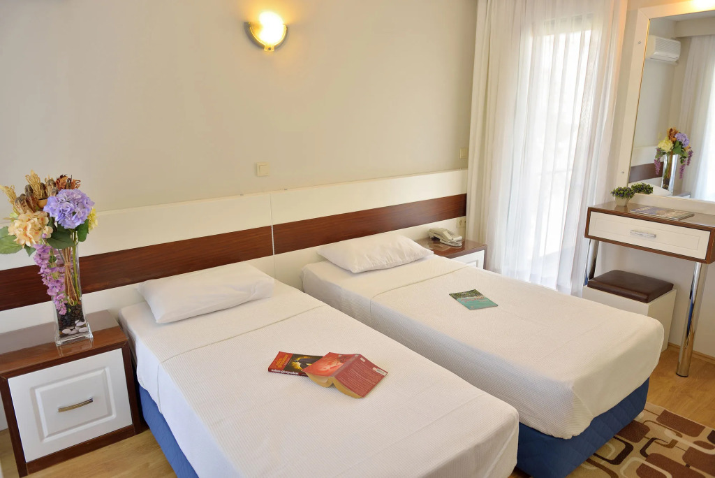 Calis Hotel
