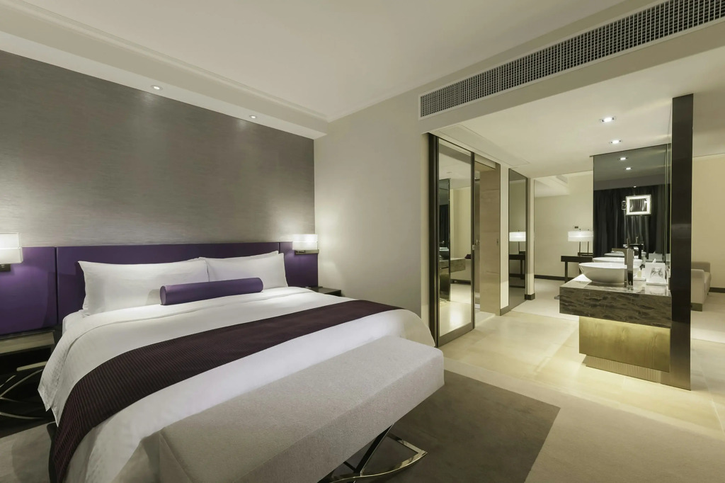 Gateway Hotel, Marco Polo