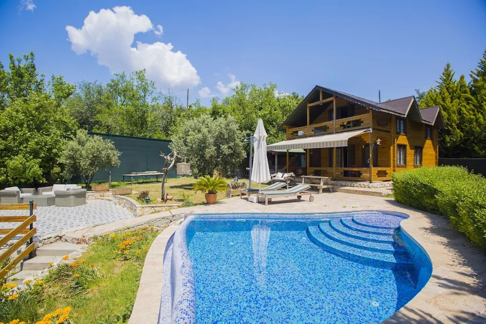 Villa Zeytin Evi by Akdenizvillam