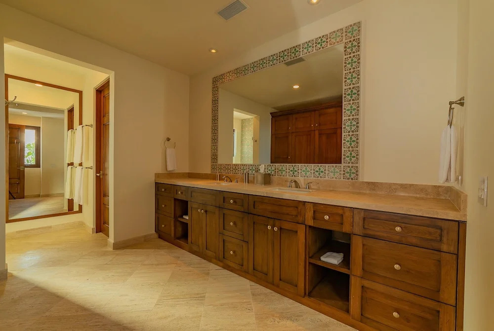 Villa With Sweeping Ocean Views From Pedregal: Casa Stella