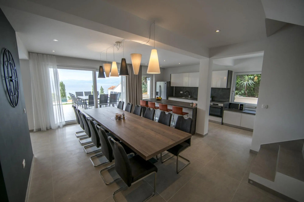 D in Postira with 7 bedrooms and 7 bathrooms