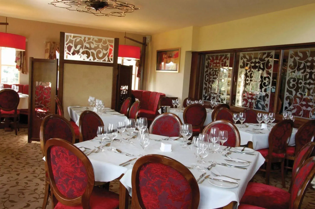 Best Western Plus Pastures Hotel