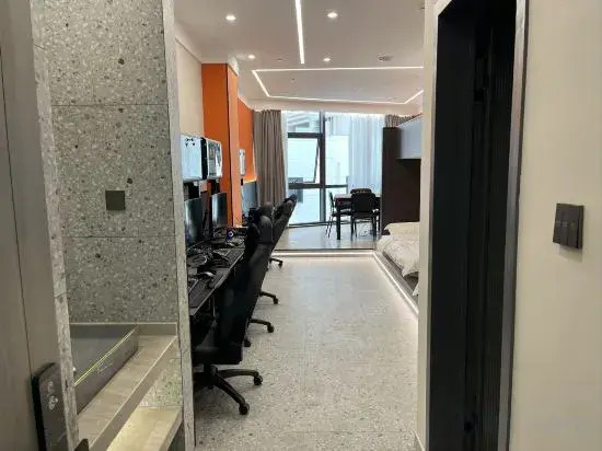 Baojing Sifangyuan E-sports Hotel