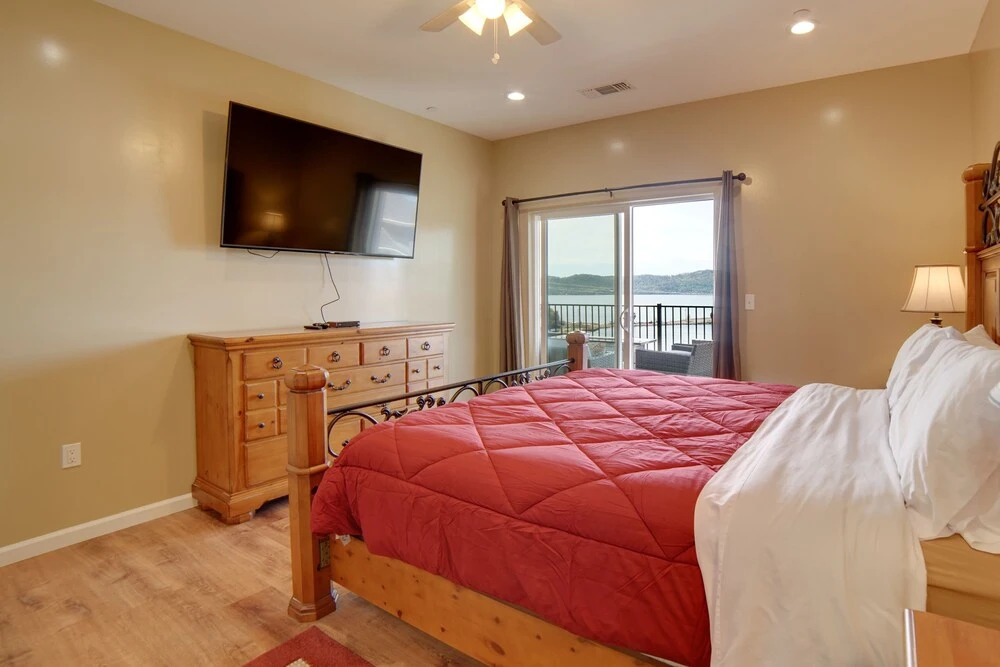 Clearlake Vacation Rental w/ Nearby Lake Access