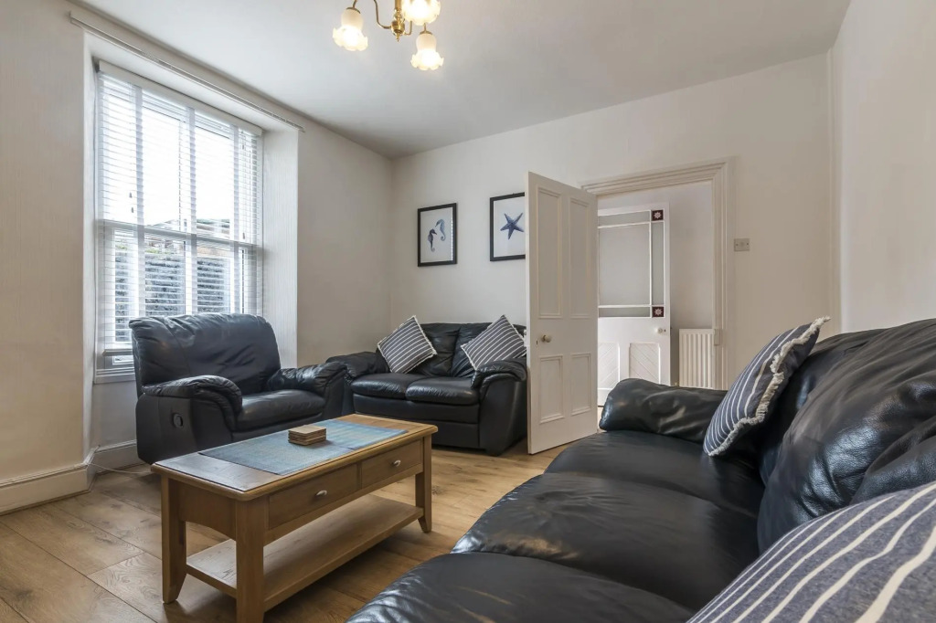 Sandy Retreat - 3 Bedroom Holiday Home - Tenby
