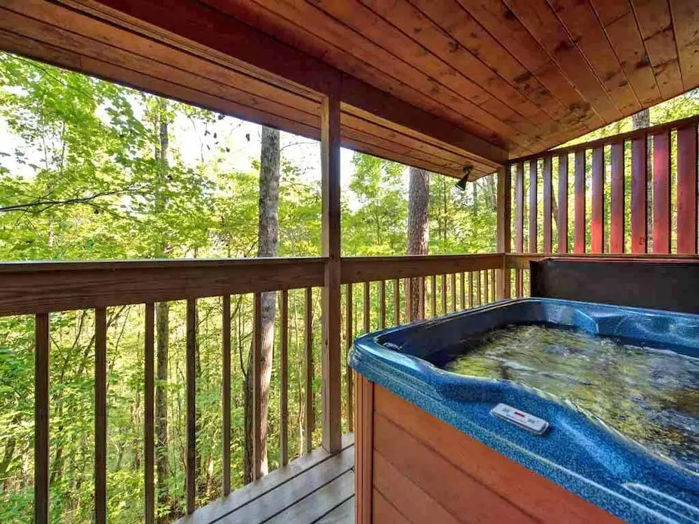 Country Getaway 1 Bedroom Home with Hot Tub