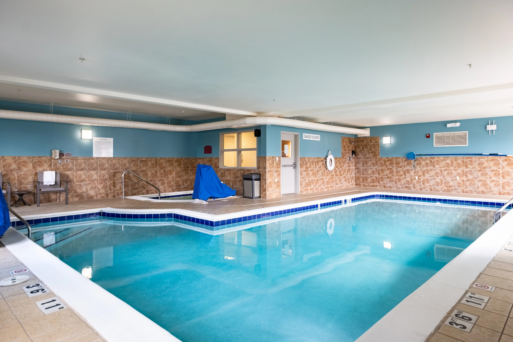Holiday Inn Express Hotel & Suites Evanston by IHG