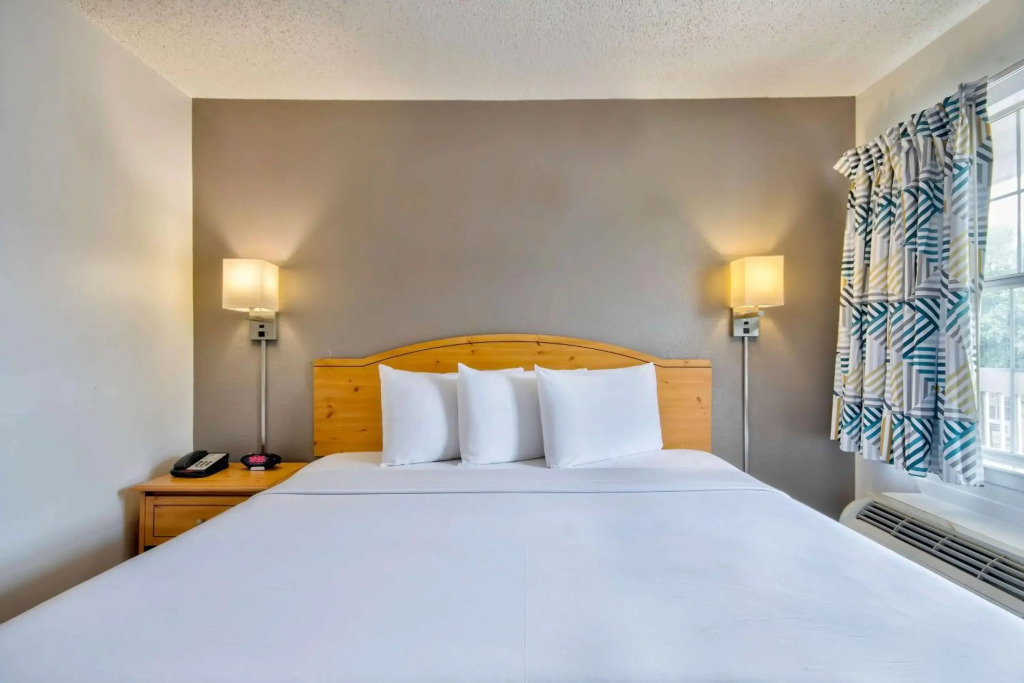 Studio 6 Extended Stay - San Antonio, TX - Six Flags