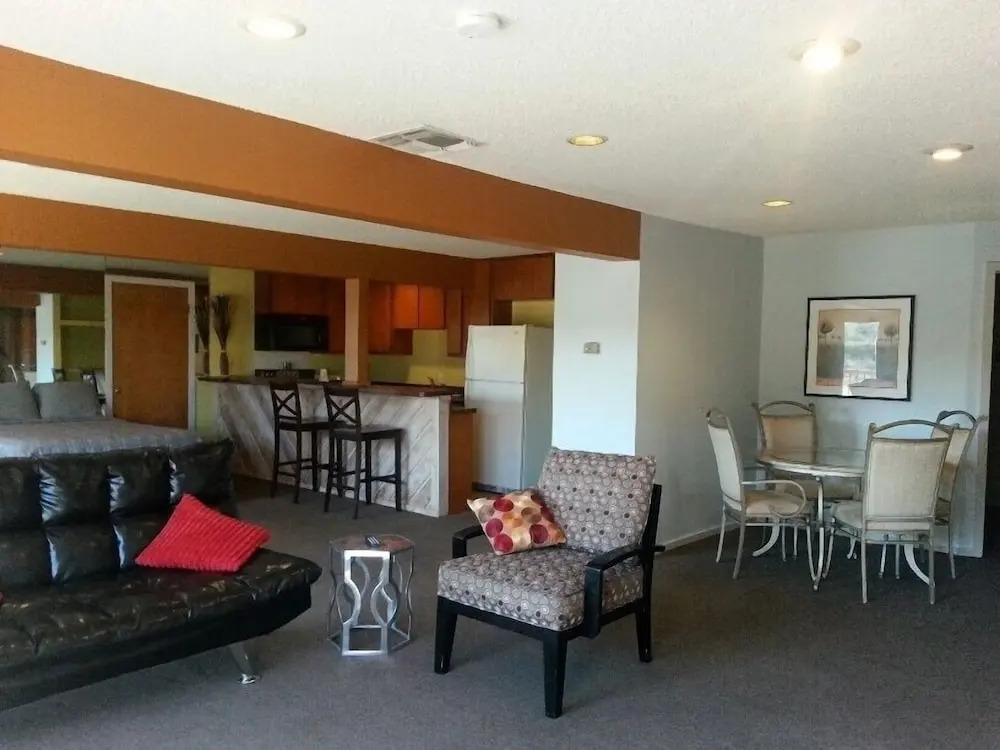 Lodge At Turkey Cove
