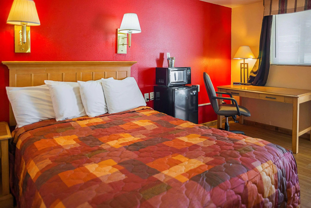 Rodeway Inn Buffalo