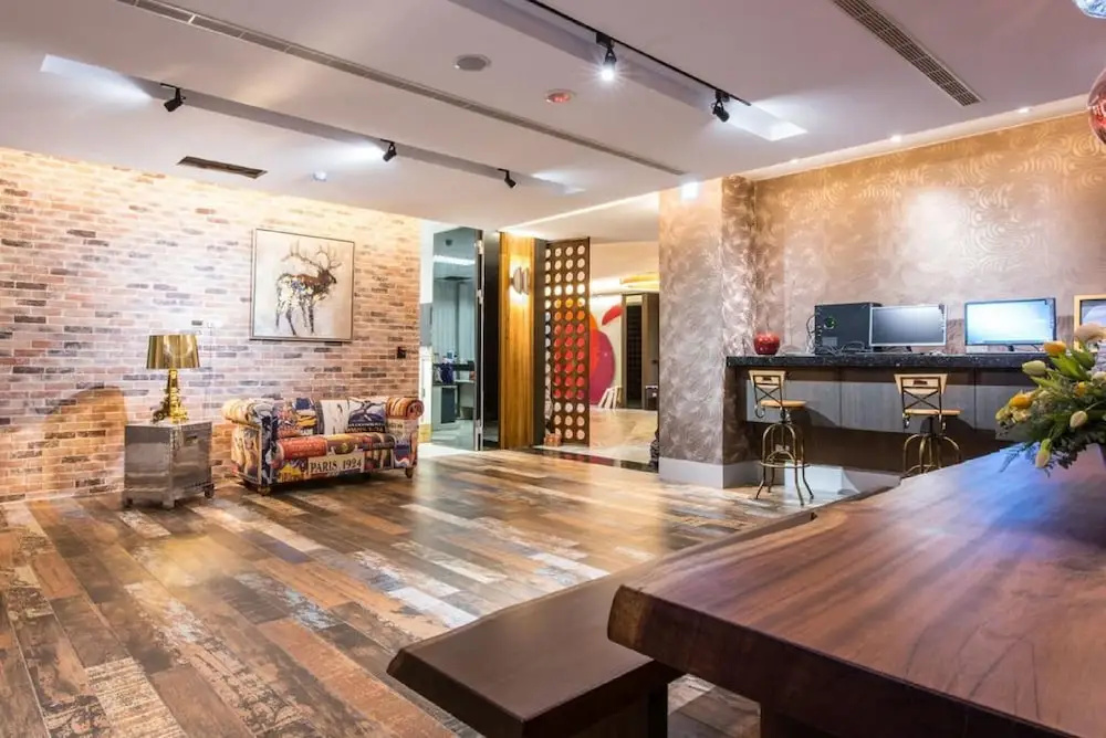 Lucky Apple Hotel