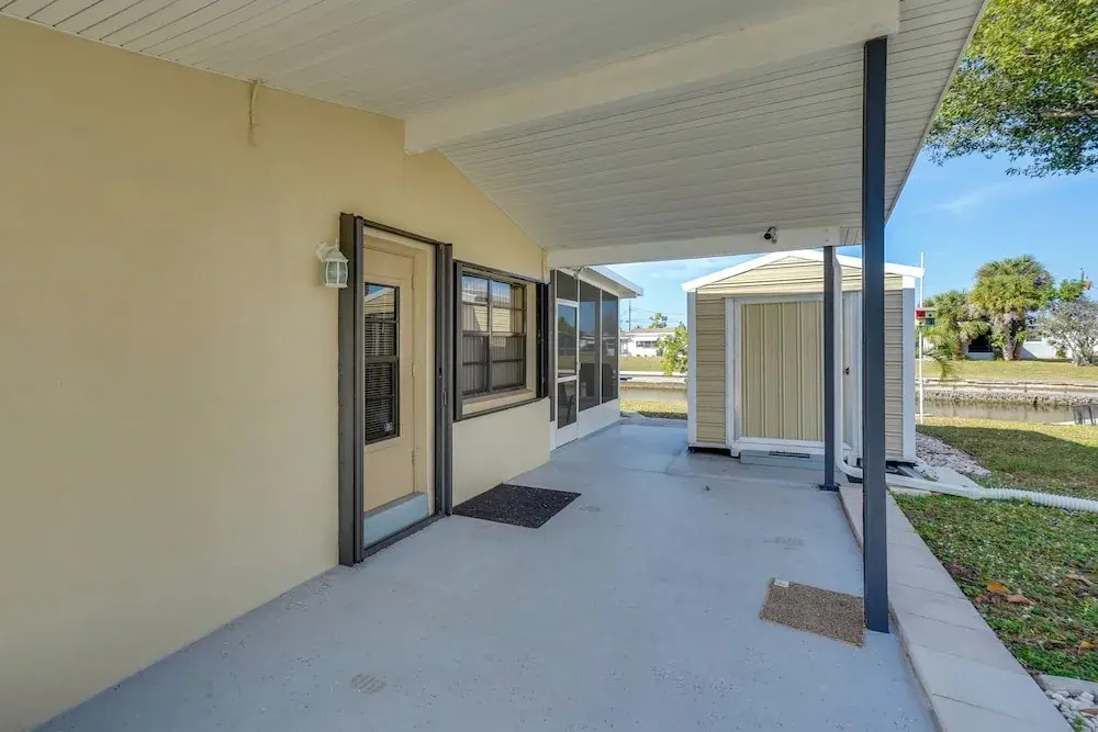 Waterfront Gulf Access Beach House w Lainai