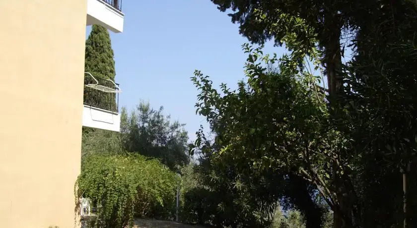 Spiros Apartments