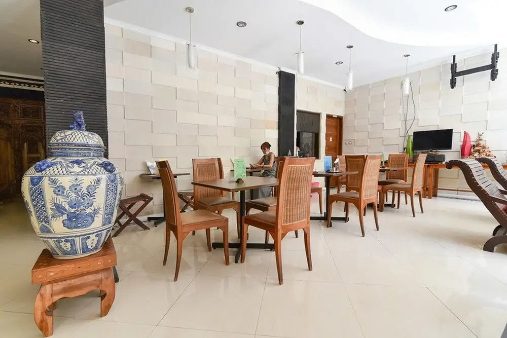 RedDoorz Plus Near Benoa Square Bali