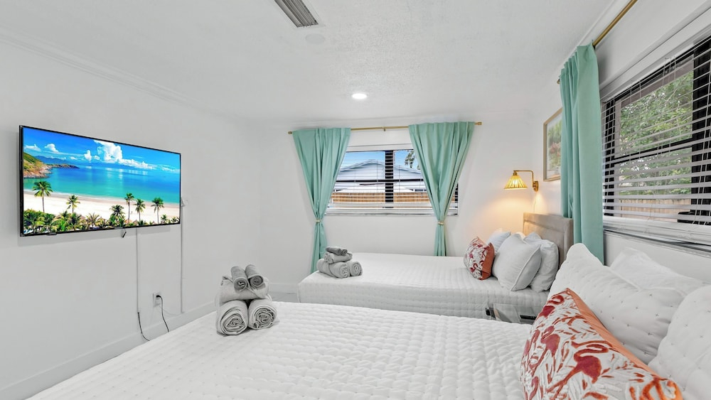 Hoop & Splash House by Avantstay Game Room + Pool + Firepit + Minutes to Las Olas