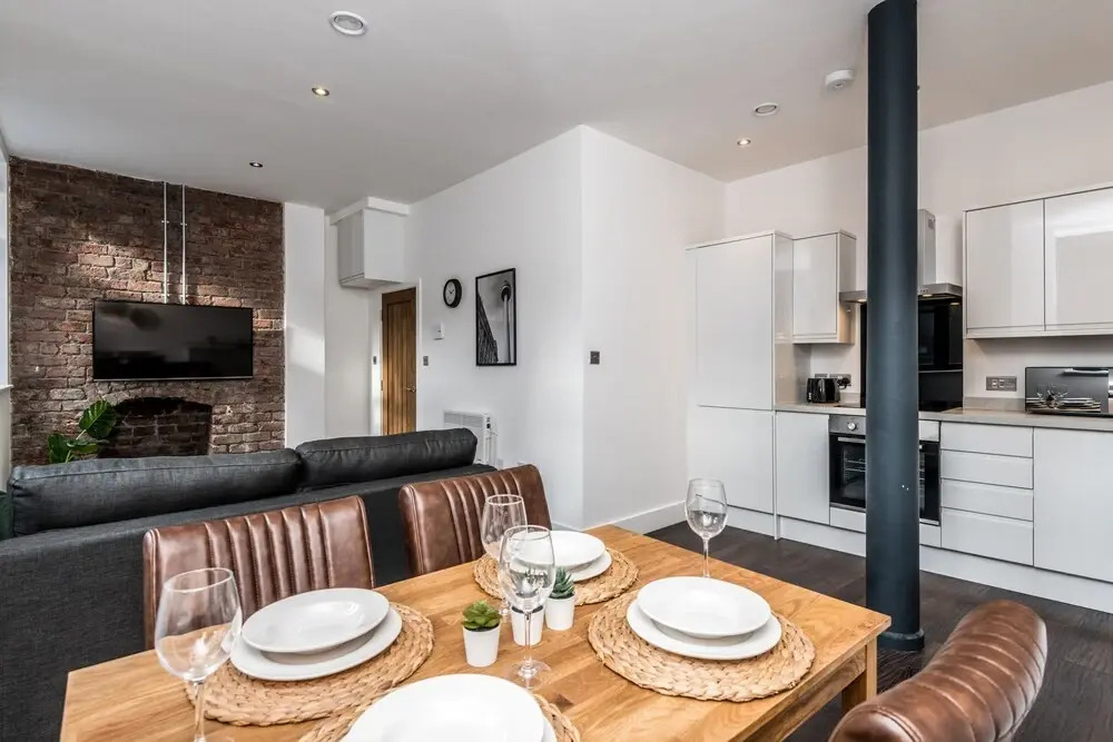 Prestige STAY Aparthotel - 42 Stanley Street Party Apartments