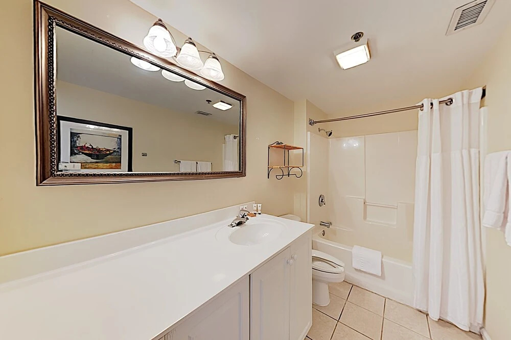 New Listing! Walkable Historic District 1 Bedroom Condo