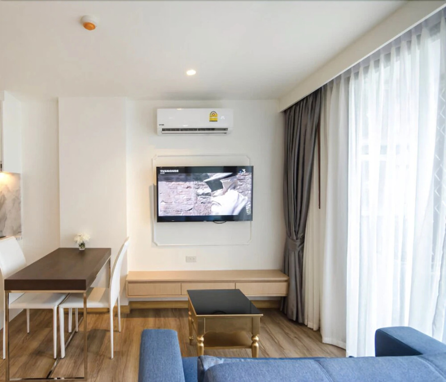 Stylish One Bedroom Apartment at Surin by Aristo