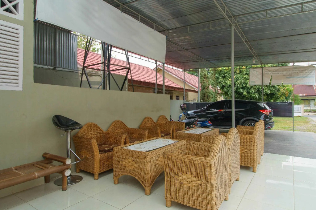 RedDoorz Syariah near Watervang Lubuk Linggau 2