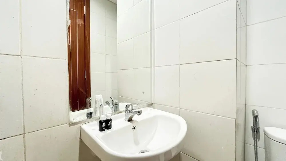 White Tone 1Br At Vittoria Residence Apartment