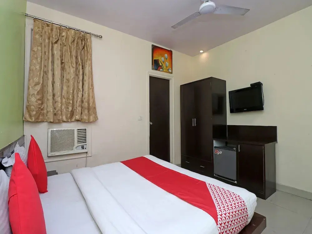 OYO 7344 My H Rooms