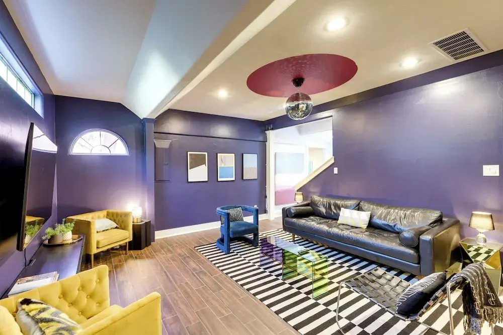 5 Mi to Dtwn Austin: Vibrant Home w/ Patio