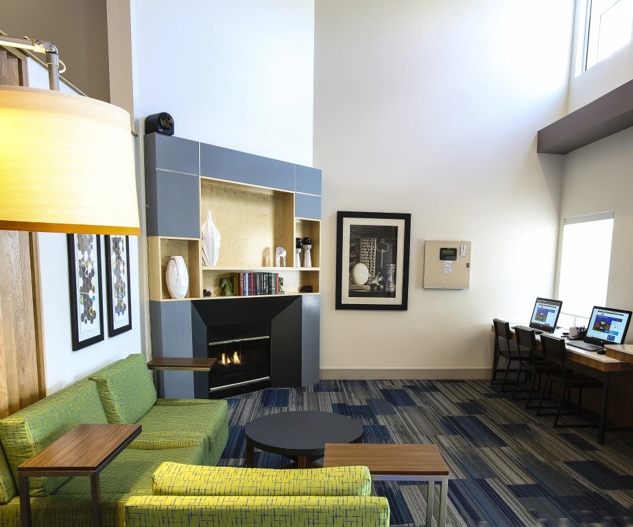 Holiday Inn Express Phoenix-Airport/University Drive by IHG