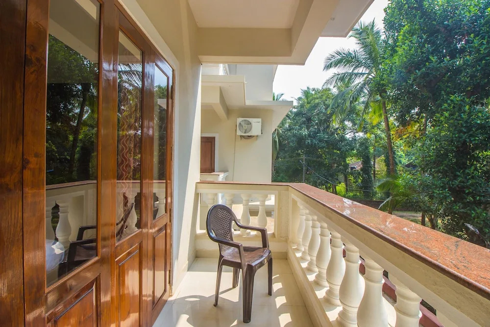 OYO 22842 Home Elegant Studio Varca