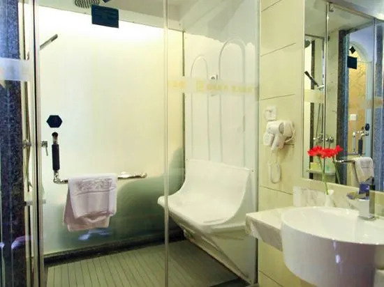 Yingbai Hotel (Foshan Creative Industrial Park Jihua 4th Road)