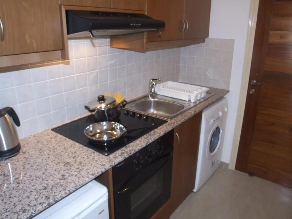 Studio with shower room E3, full kitchen, poolside, FREE WIFI