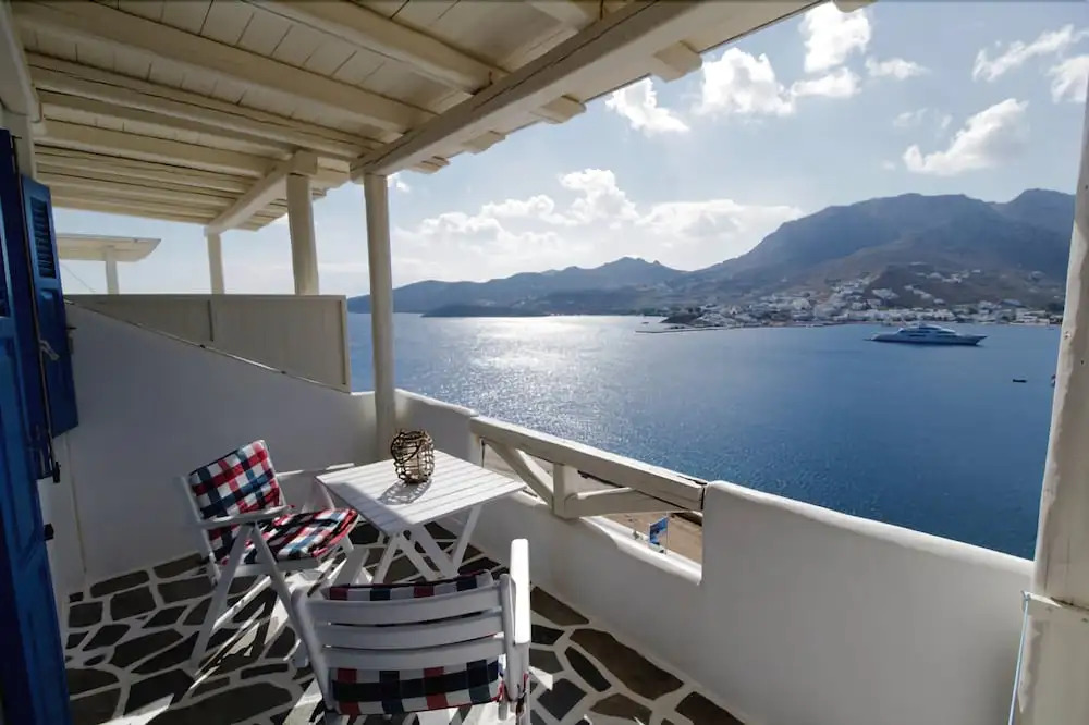 Studios Niovi Serifos