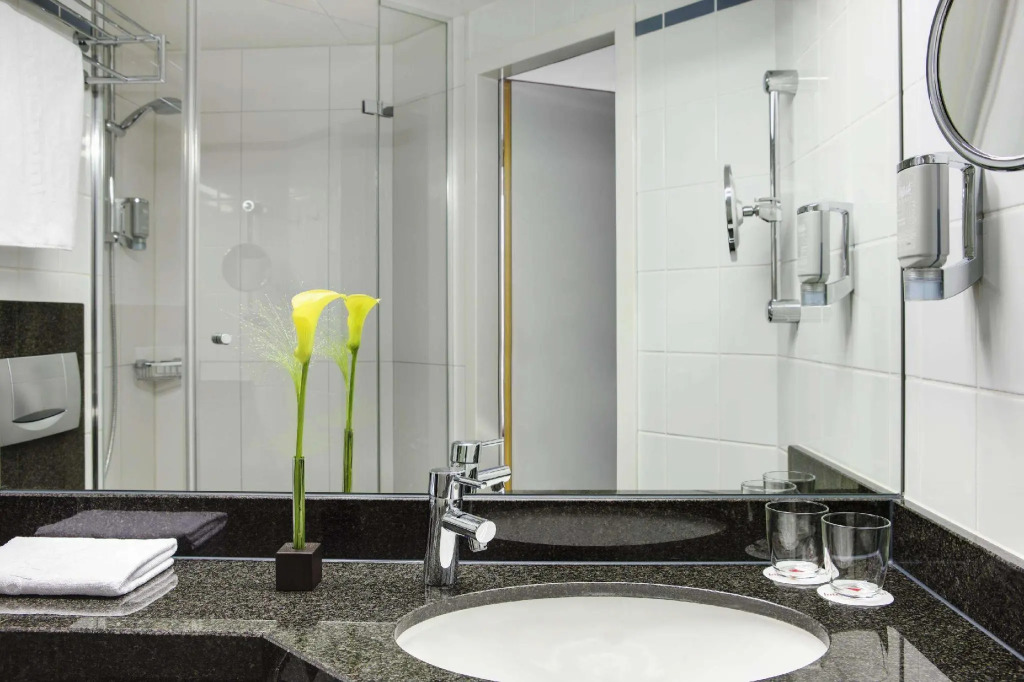 Отель Erfurt City Center by Leonardo Hotels