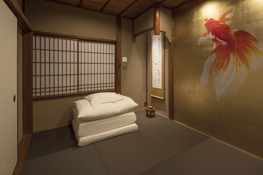 Hikoso-machi Kin no Ma