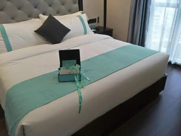 Xi . Hotel