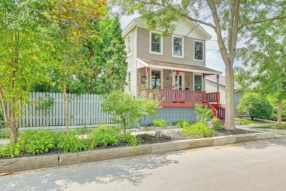 Saratoga Springs Home w/ Hot Tub: Walk to Downtown