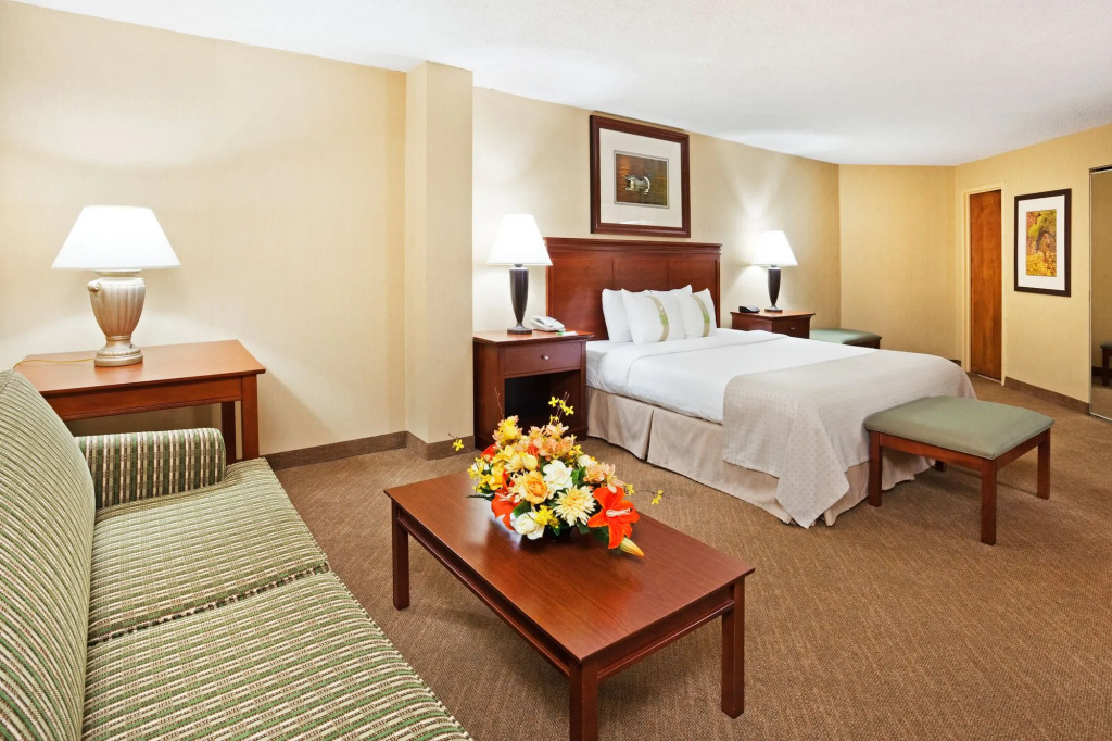 The Ramsey Hotel and Convention Center Pigeon Forge