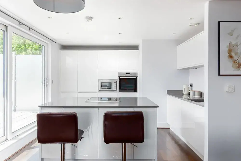 Impressive 2 Bed Penthouse in Wandsworth