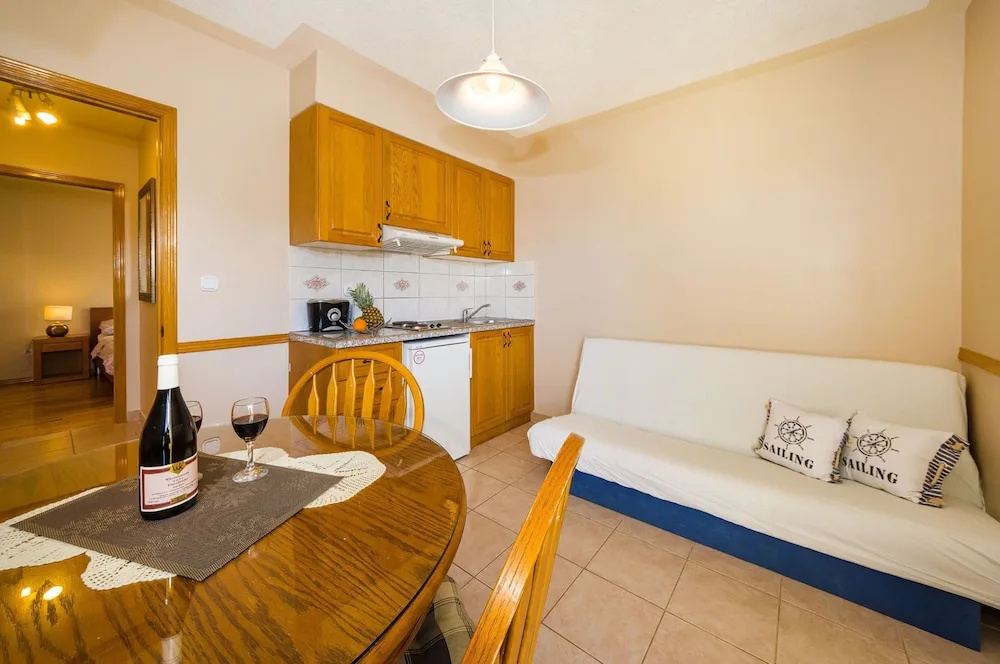 Beachfront Apartment Mareo 4