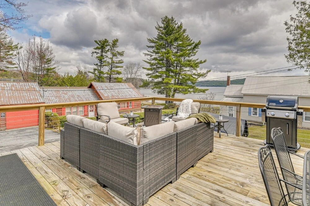 Cabin w/ Shared Beach & Great Views, Walk to Town